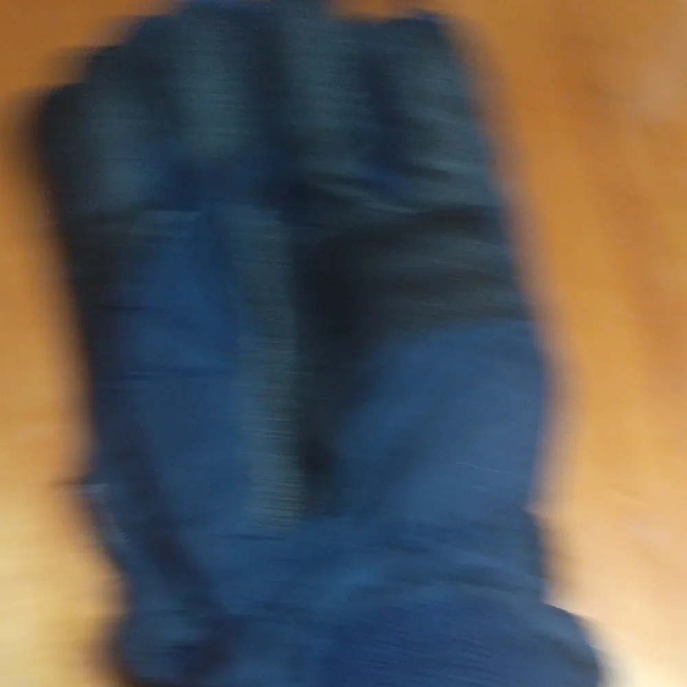 Hat and gloves bundle